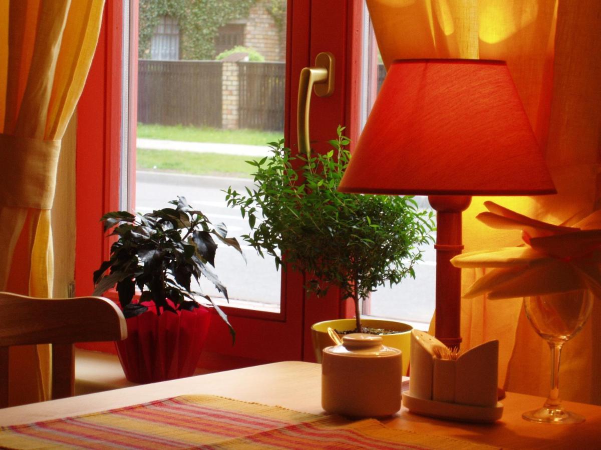 Raibie Logi Hotel Ventspils Bagian luar foto