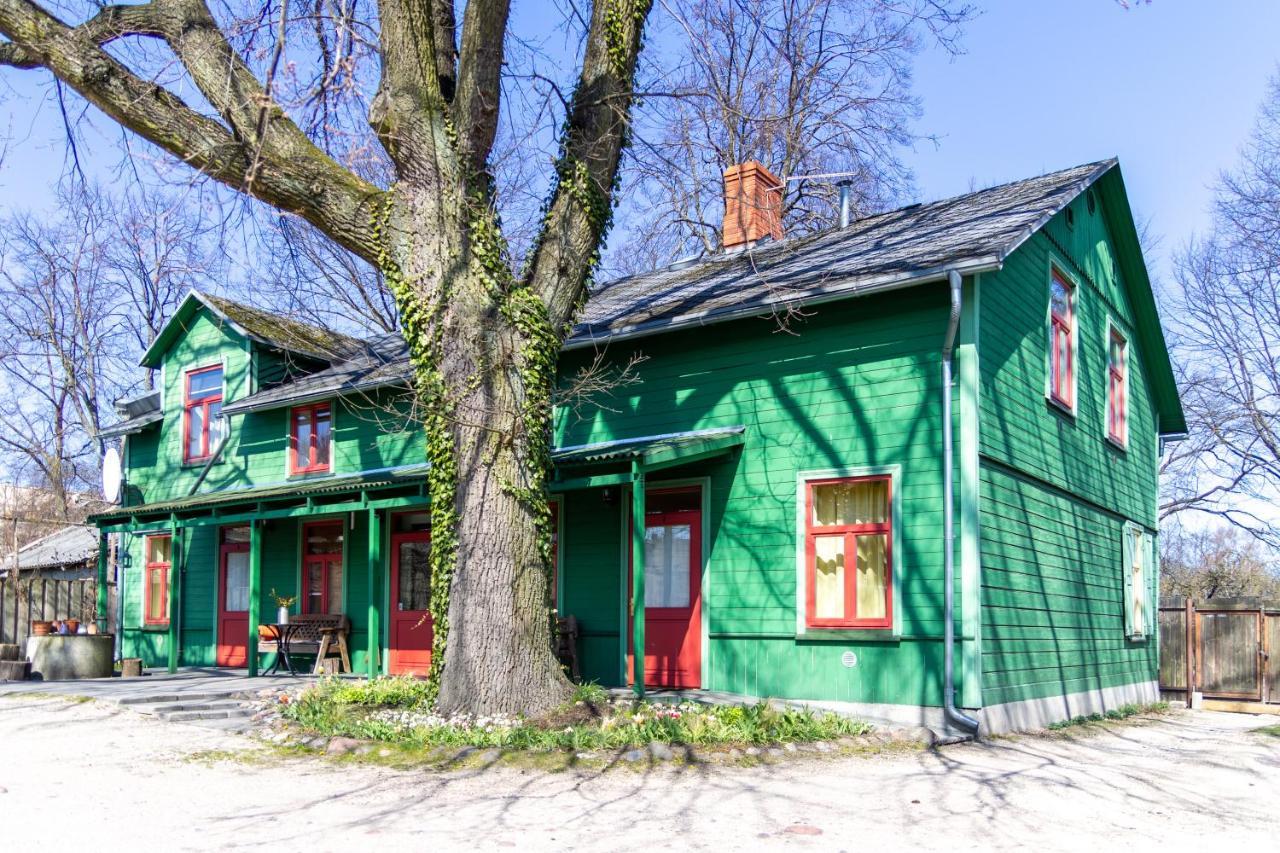 Raibie Logi Hotel Ventspils Bagian luar foto