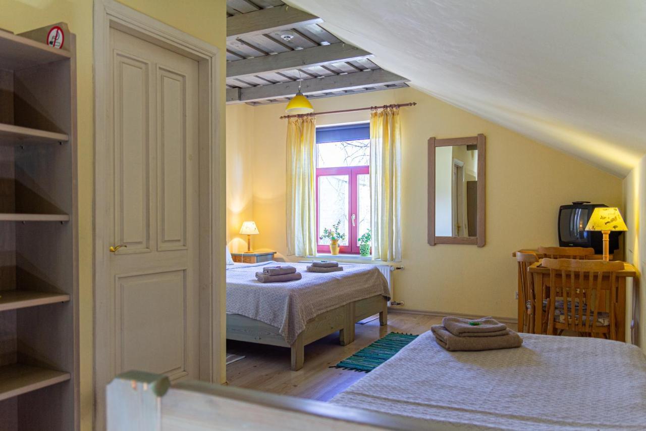 Raibie Logi Hotel Ventspils Bagian luar foto