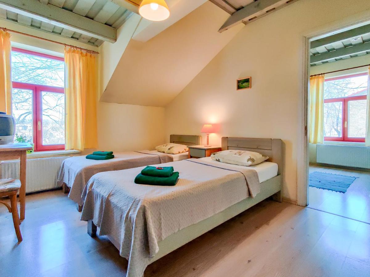 Raibie Logi Hotel Ventspils Bagian luar foto