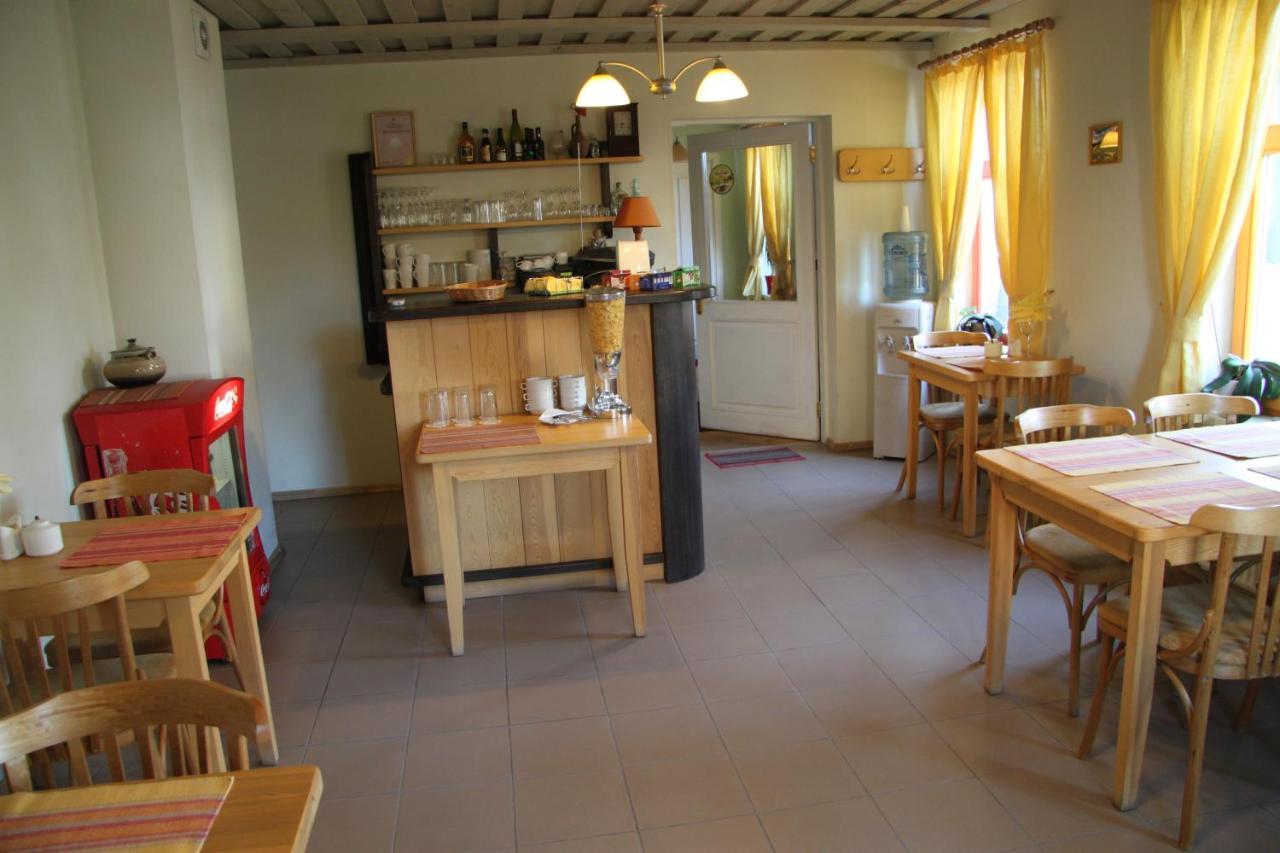 Raibie Logi Hotel Ventspils Bagian luar foto