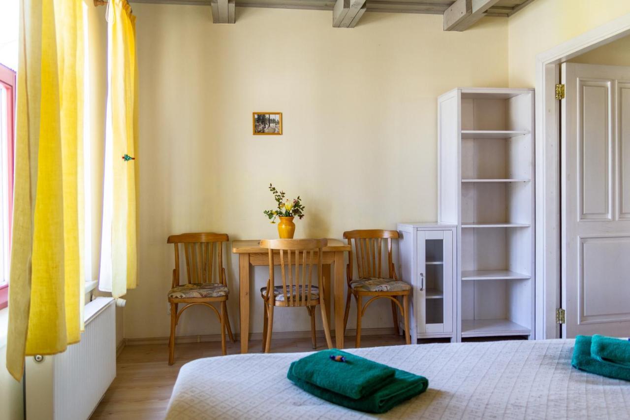 Raibie Logi Hotel Ventspils Bagian luar foto