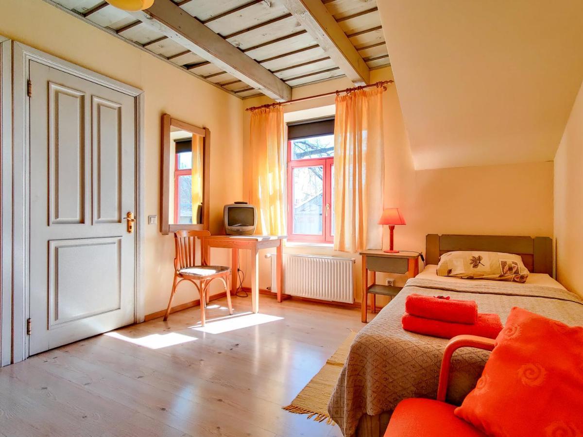 Raibie Logi Hotel Ventspils Bagian luar foto