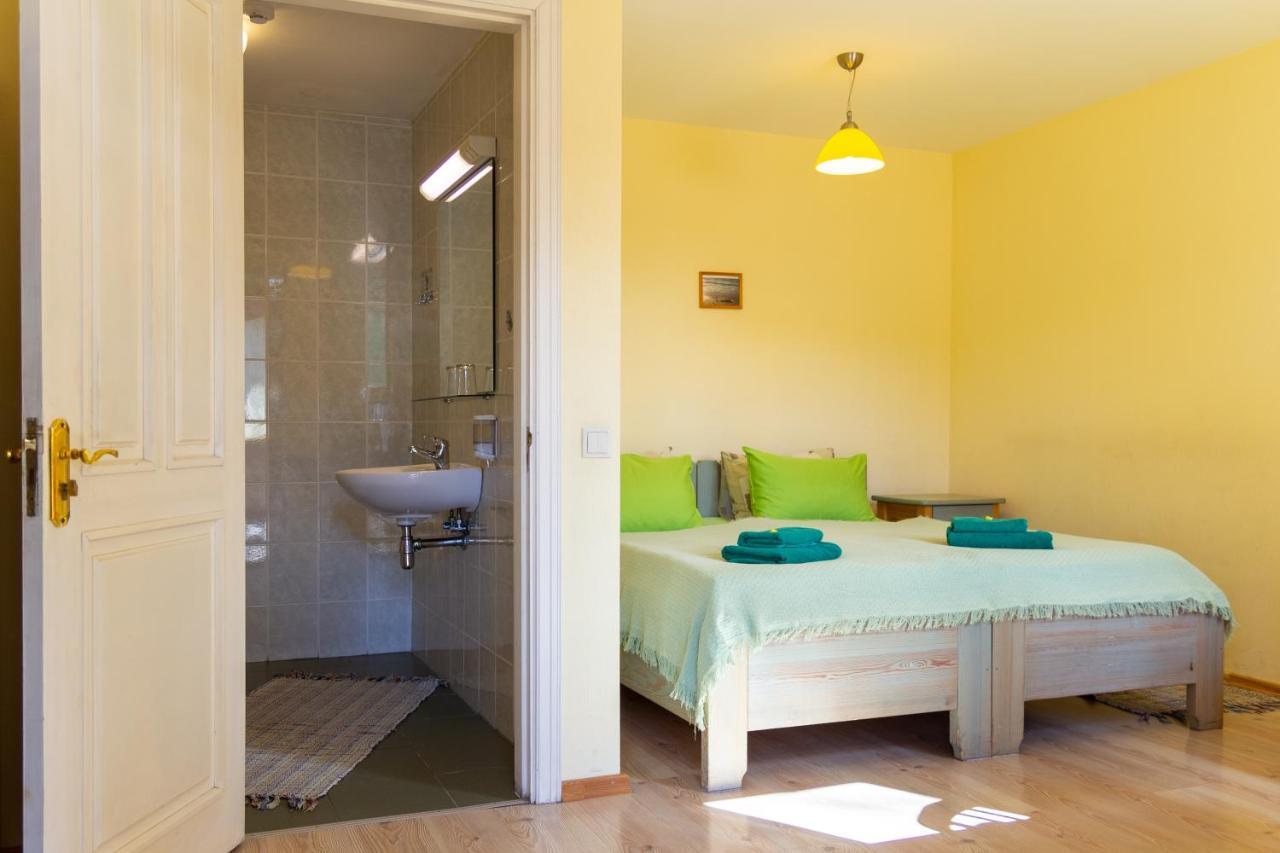 Raibie Logi Hotel Ventspils Bagian luar foto