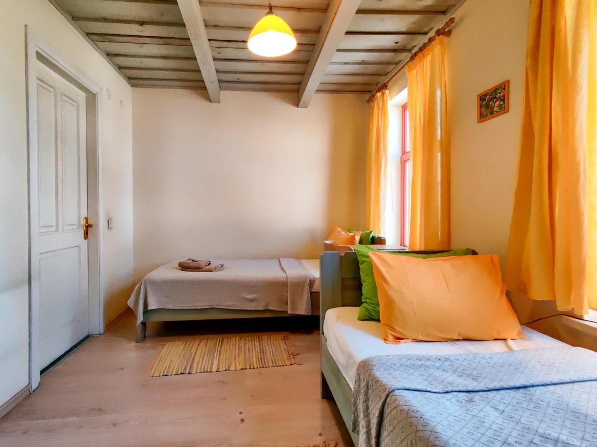 Raibie Logi Hotel Ventspils Bagian luar foto