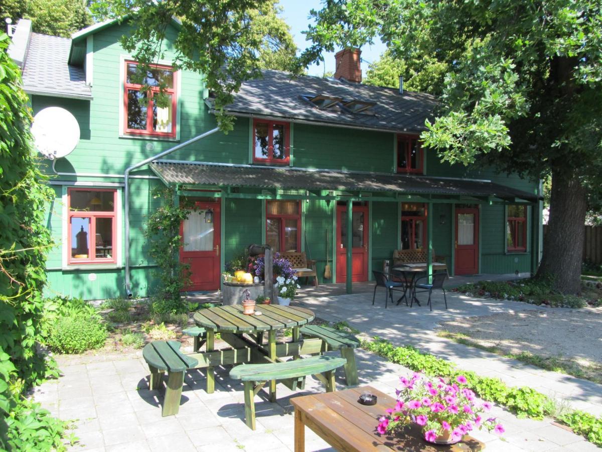 Raibie Logi Hotel Ventspils Bagian luar foto