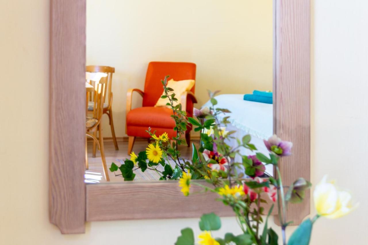 Raibie Logi Hotel Ventspils Bagian luar foto